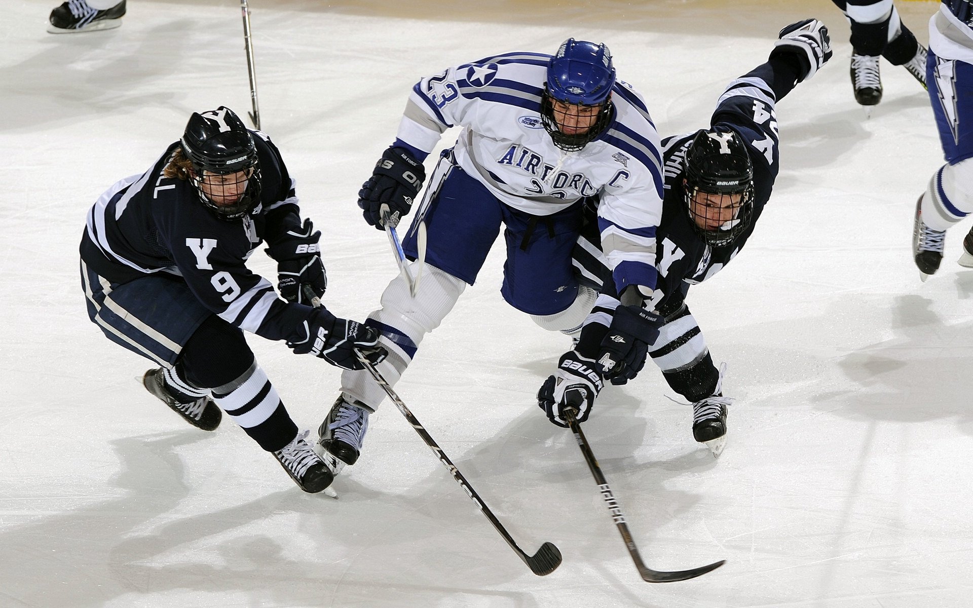 “中超联赛推动场馆数字化建设，提升观赛体验”，中超联赛足球场长宽大小